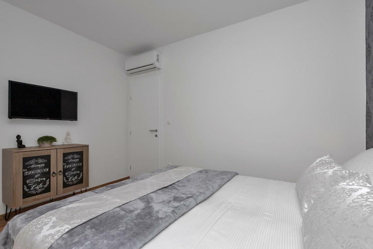Апарт отель Emilia Lofts Тучепи Экстерьер фото